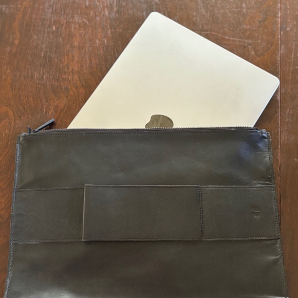 BLACK LEATHER LAPTOP ZIPPERED ENVELOPE/SLEEVE/CLUTCH - FITS 13" LAPTOP - NWOT - Picture 12 of 13